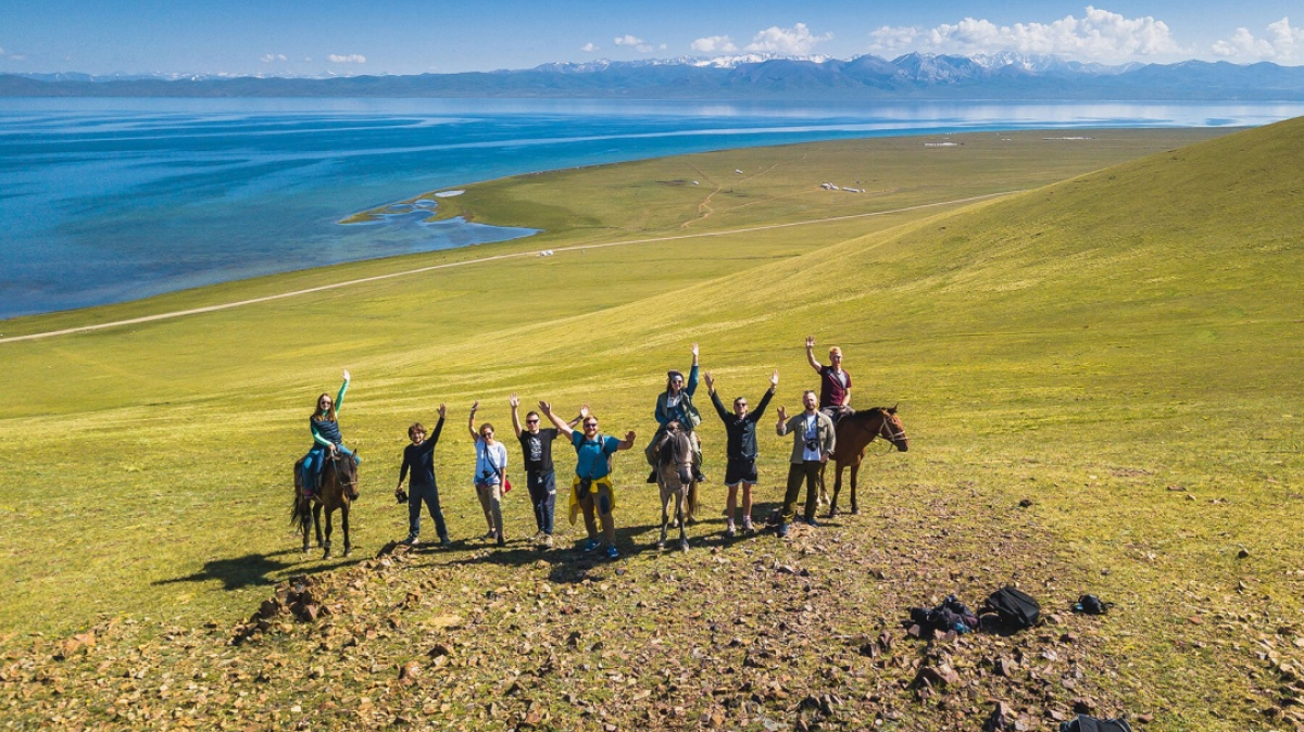 Прогулка на Сон-Куле. Фото Михаила Самарина