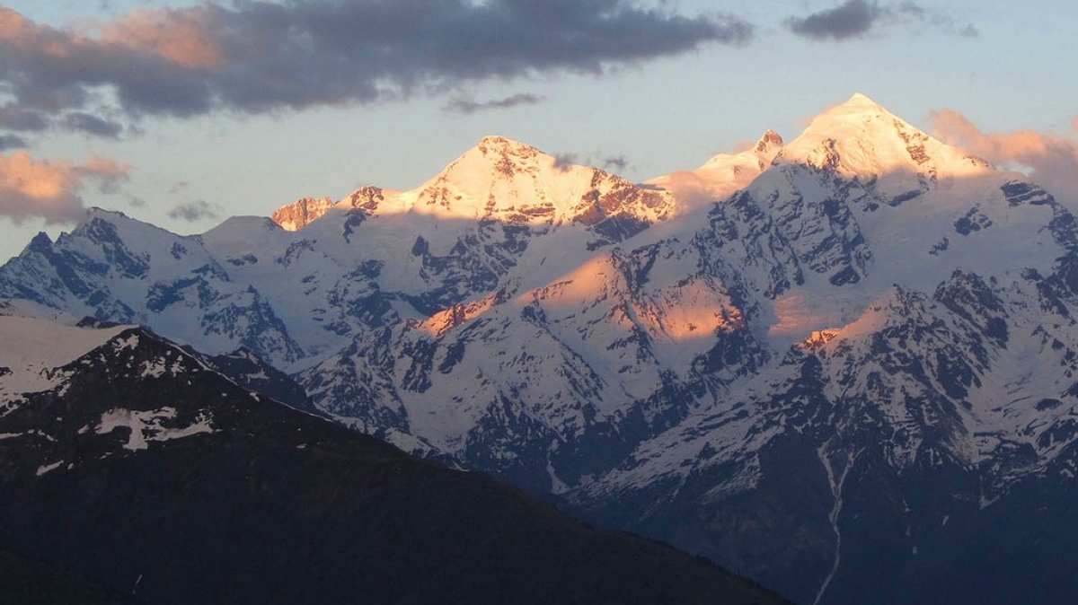 Вершины Тетнульд и Гестола. Фото нашего гида Ирины Пряничниковой.