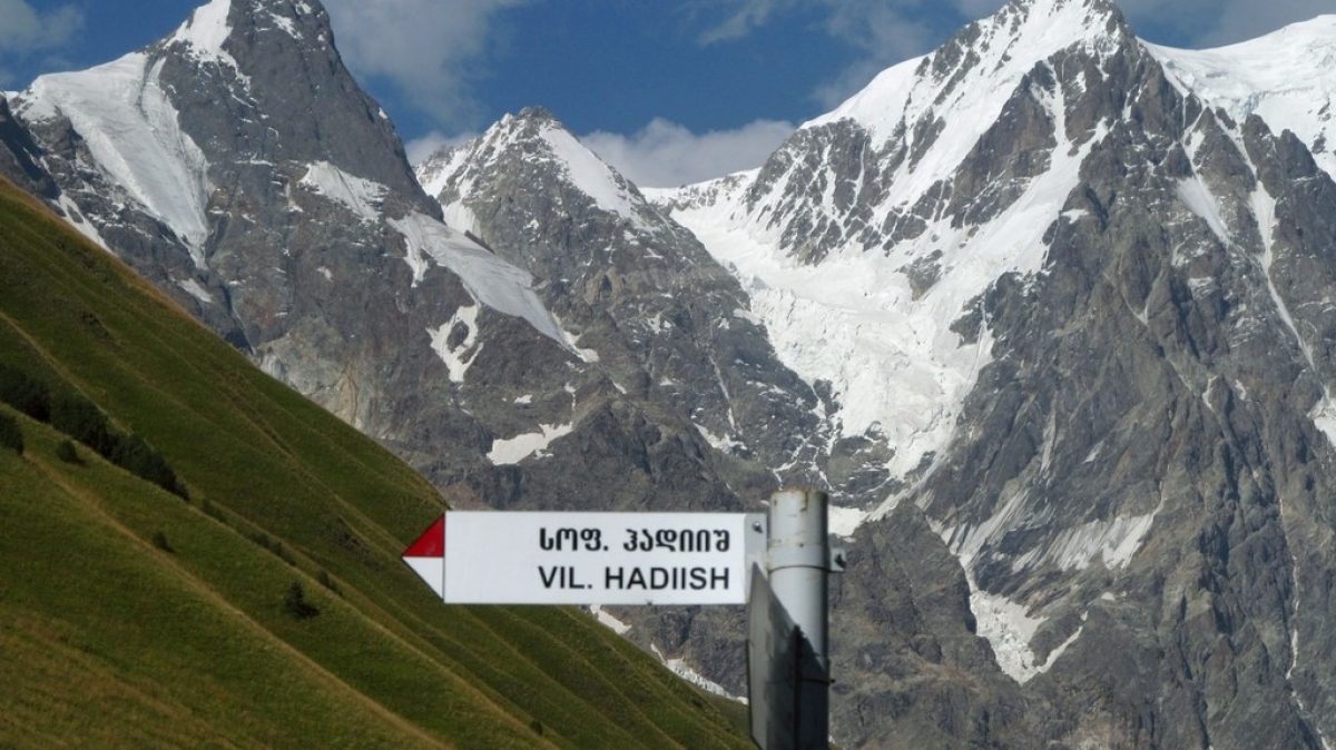 Вершины Главного Кавказского хребта. Фото нашего гида Ирины Пряничниковой.