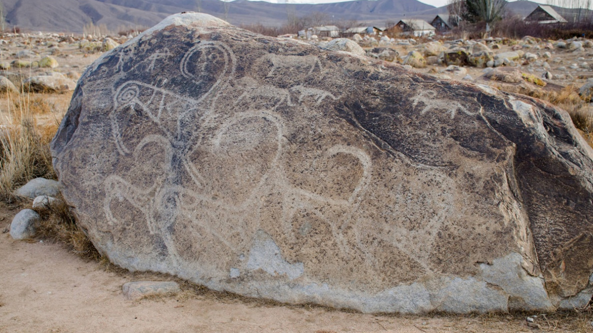 Петроглифы. Фото Анатолия Жидкова