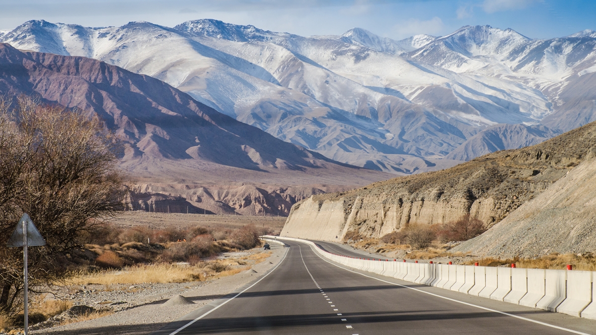 Дорога в Бишкек. Фото: Анатолий Жидков
