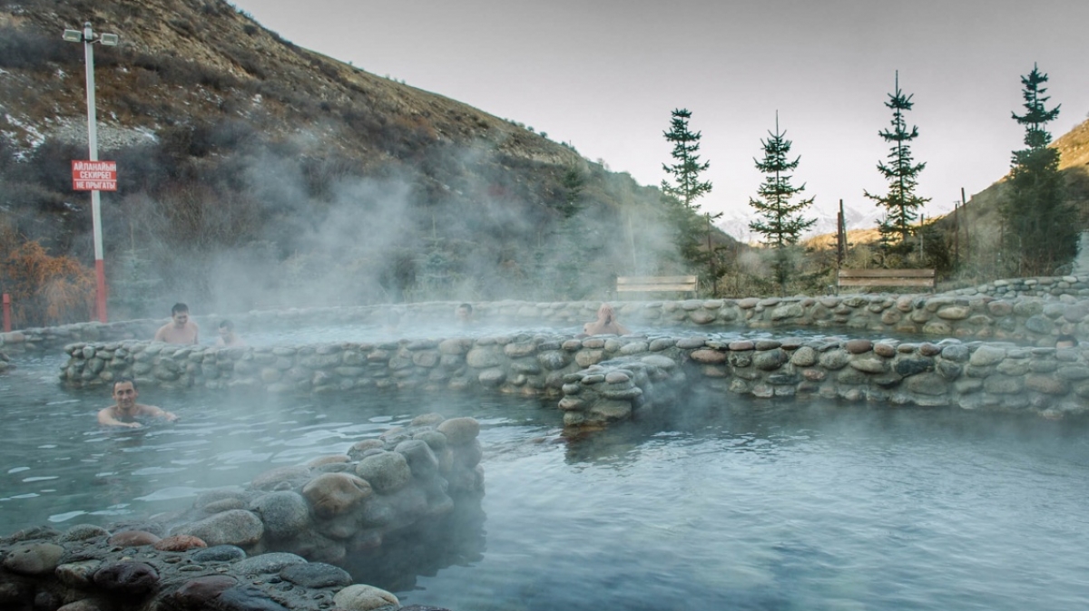Горячие источники Ак-Суу. Фото: Анатолий Жидков