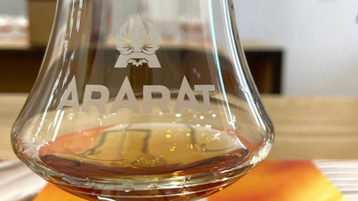 На дегустации коньяка. Фото нашей Странницы Эланы Паньковой